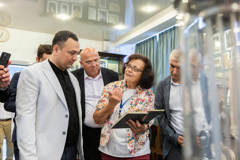 _V4B9727+.jpg _V4B9727+.jpg